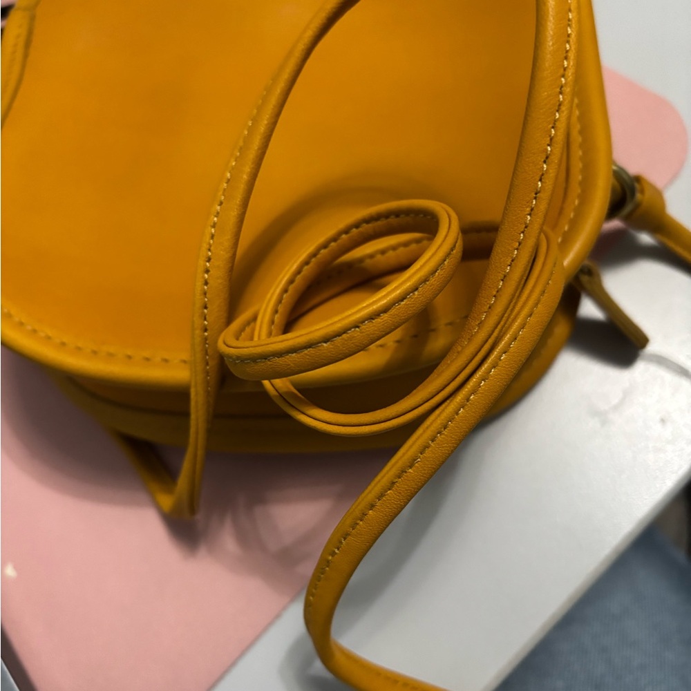 SOLD

Vintage Coach Crossbody Bag - Picture 8 of 10